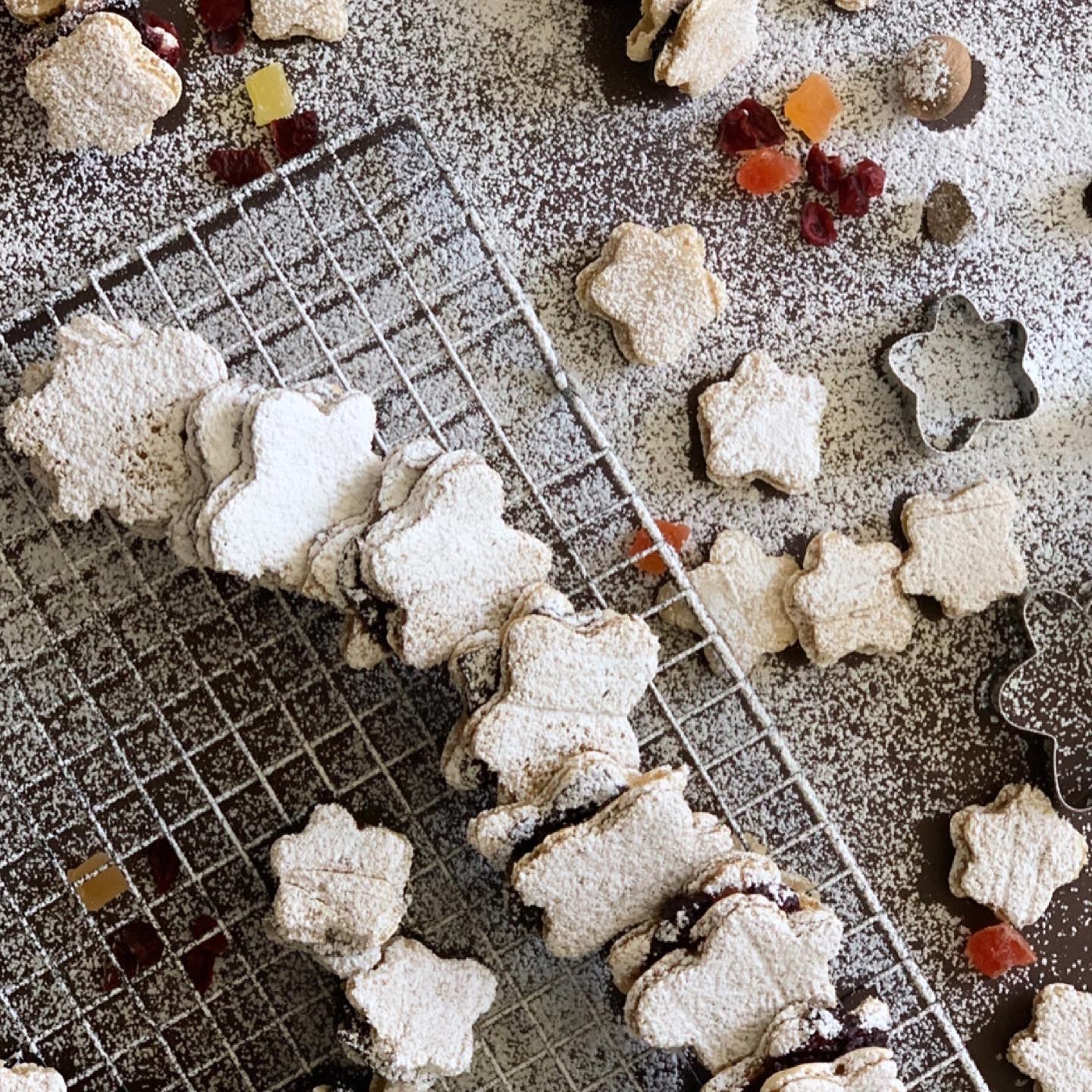 Enjoying your vacation and still not gaining weight is not a contradiction.