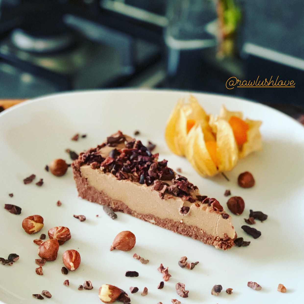 Raw hazelnut cake
