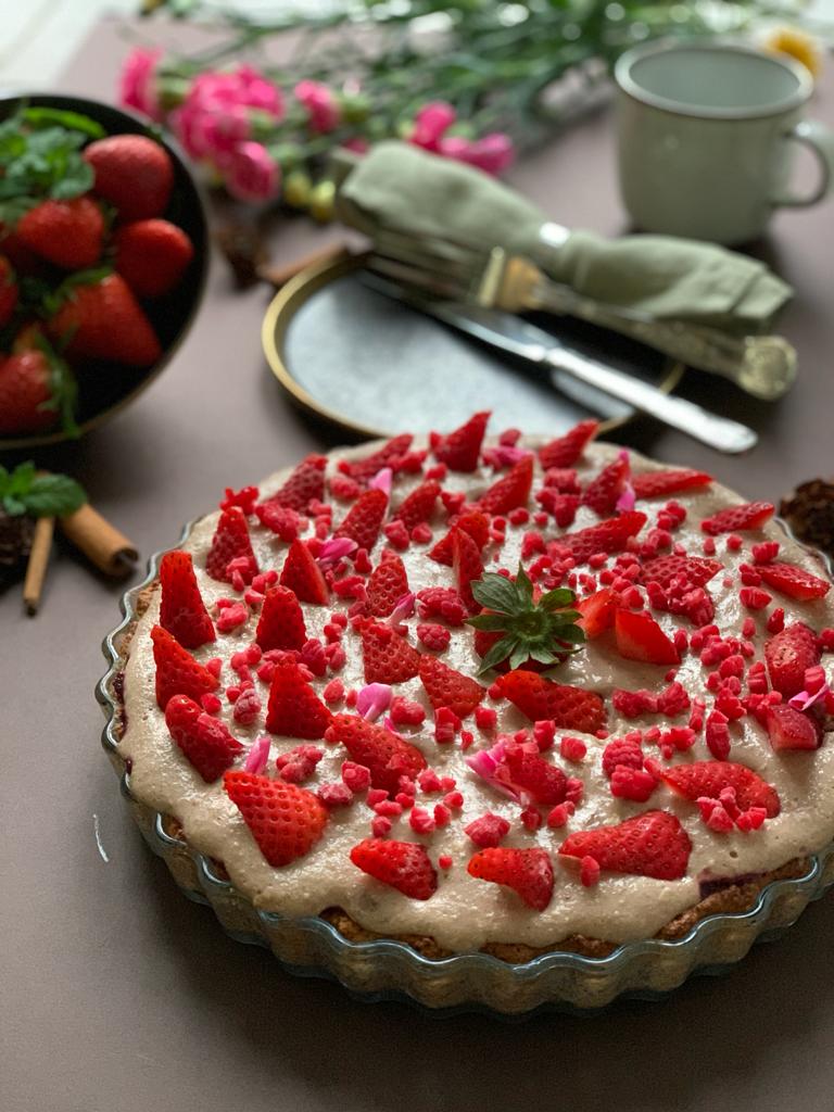 Strawberry banana cake